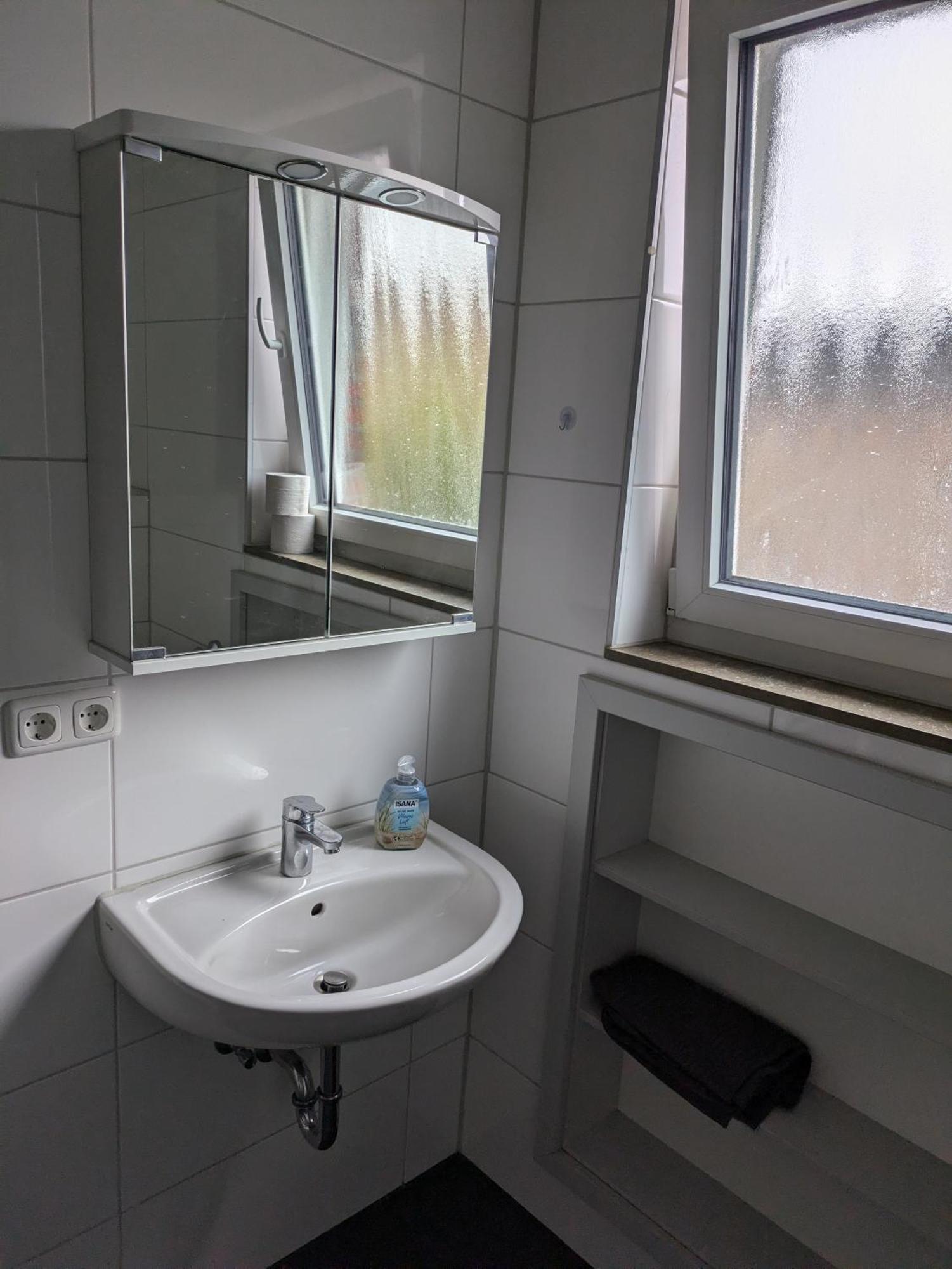 Schoene Einfache Ferienwohnung Zwischen Stadt Und Meer Wilhelmshaven Exterior foto